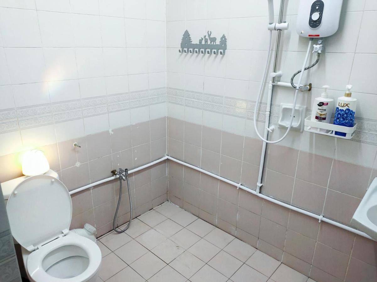 Semi-Detached, Up To 21 Pax, 4 Bedrooms, 3 Bathrooms, 4 Car Parks By Star Home Bayan Lepas Esterno foto