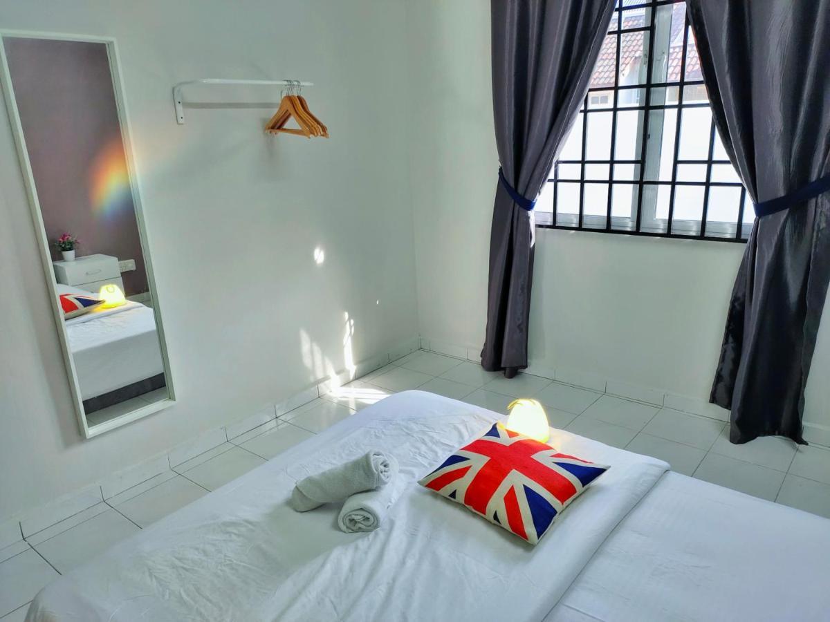 Semi-Detached, Up To 21 Pax, 4 Bedrooms, 3 Bathrooms, 4 Car Parks By Star Home Bayan Lepas Esterno foto