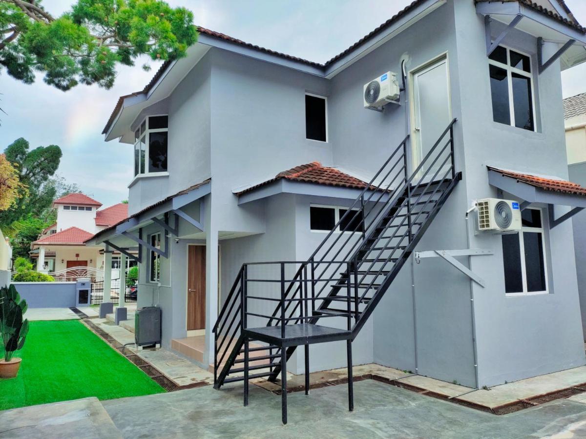 Semi-Detached, Up To 21 Pax, 4 Bedrooms, 3 Bathrooms, 4 Car Parks By Star Home Bayan Lepas Esterno foto